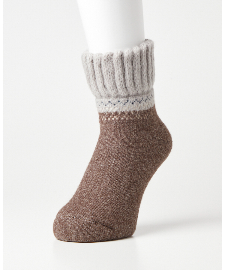 ダークブラウン